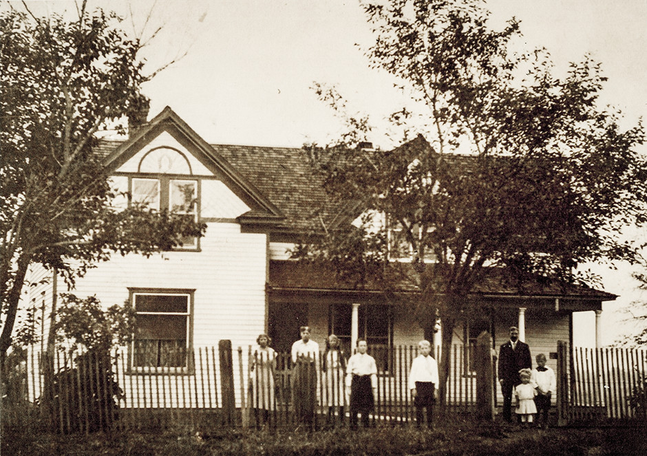 Johanne and Inga Blomgren's farmhouse north of East Swedetown 1909 photo